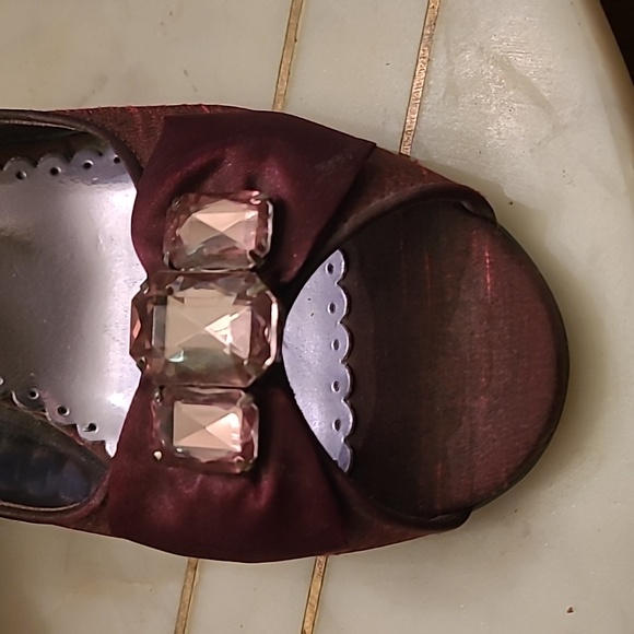 Burgundy red peeptoe heels with pink rhinstones and bows. - Picture 2 of 16